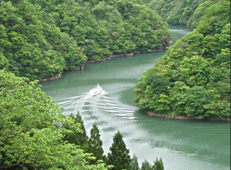 庄川峽遊船(四季風景、飽覽湖光山色)