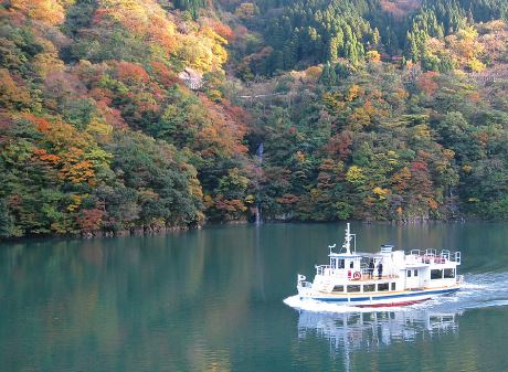 紅葉名所◆庄川峽遊船(四季風景、飽覽湖光山色)