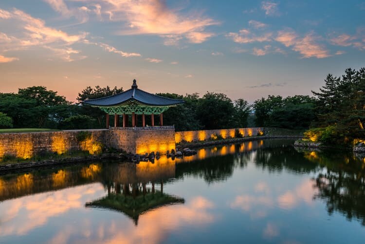 東宮與月池