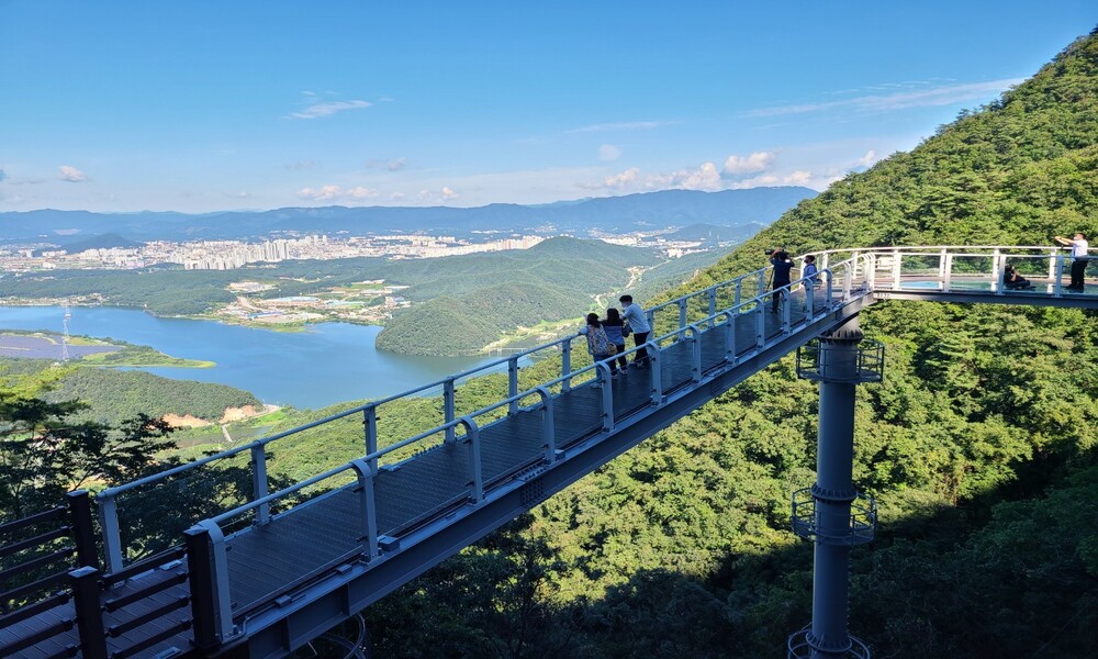 三岳山湖水纜車